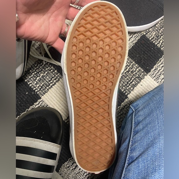 Vans - Picture 3 of 4